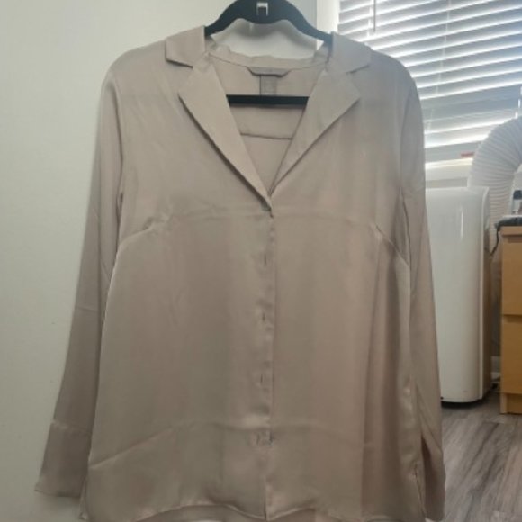 Button-up shirt - Picture 1 of 2